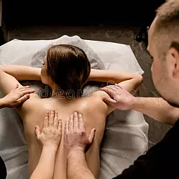 Masaż Tantra-Yoni w 4 ręce