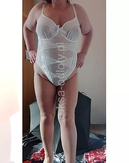 Niedepilowana Po Godzinach