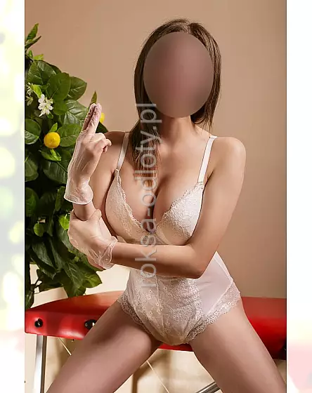 Masażystka ze straponem